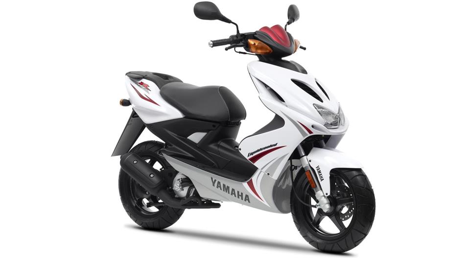 2012 Yamaha Aerox R #8
